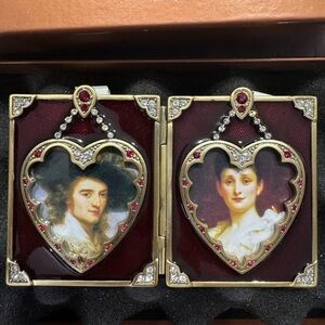 JAY STRONGWATER RARE VINTAGE DOUBLE HEART’s FRAME. 
NEW
5041